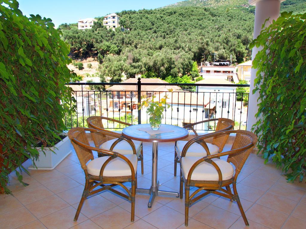 Nikas Villa Orange Apartments Parga Rum bild
