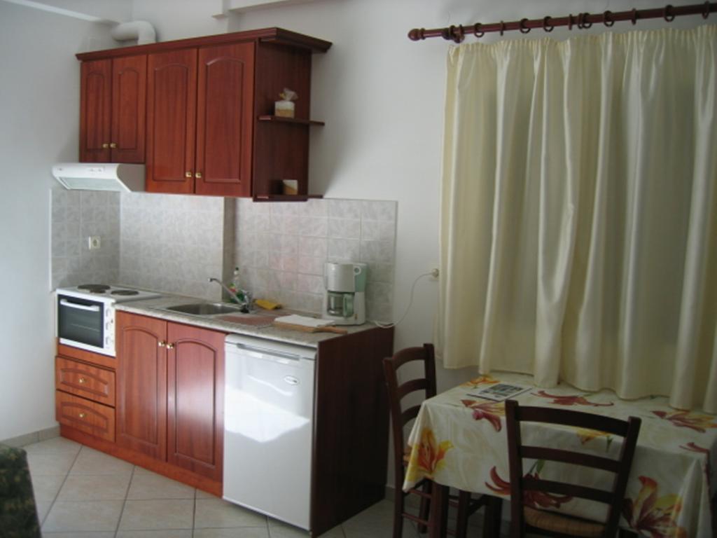 Nikas Villa Orange Apartments Parga Rum bild